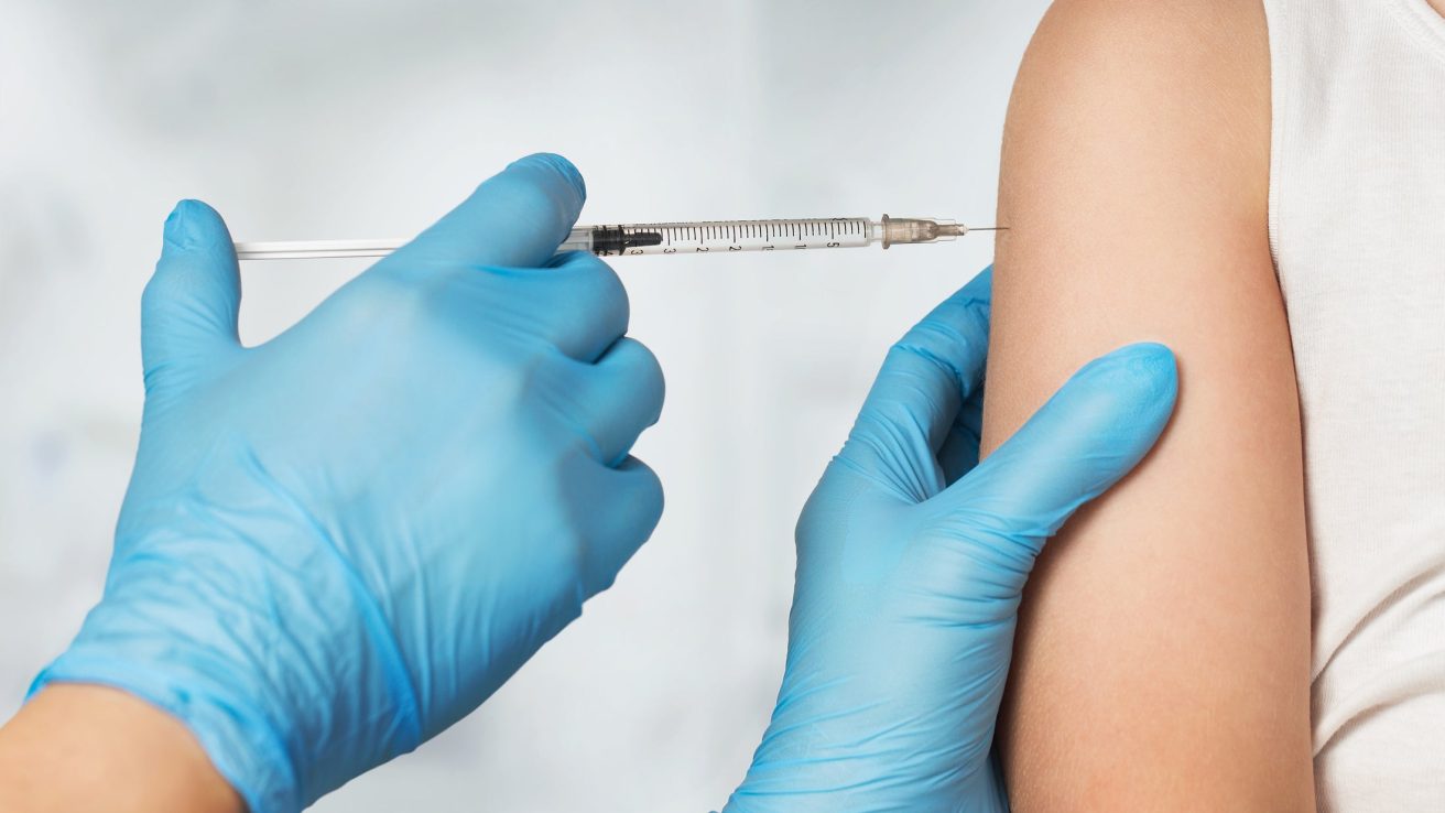 Laws Promoting Flu Shot for Hospital Workers Can Cut Deaths