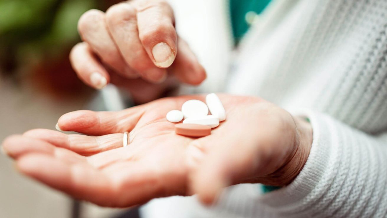 Many Older Adults Unaware of Potential Side Effects for New Rx