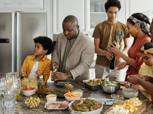 This randomized controlled trial demonstrated a lack of any significant differences in changes in cardiovascular disease risk factors (blood pressure and lipid levels) and weight loss among African Americans randomized to omnivorous or plant-based diets, both emphasizing soul food cuisine.