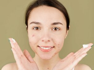 Natural cosmetic products improve the objective and subjective aspects of atopic dermatitis and enhance patients' quality of life.